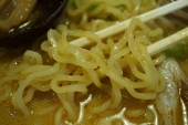 北海道　味噌ラーメン　麺